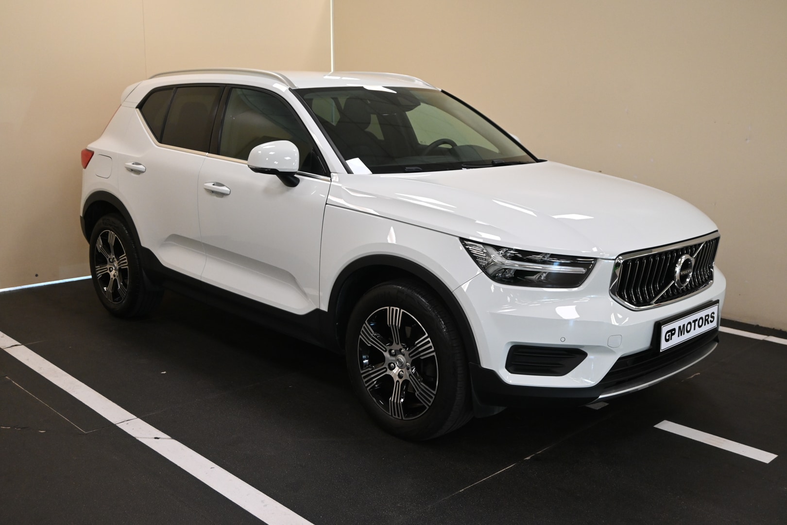 VOLVO XC40 (2017–>) XC40 T2 Geartronic Momentu…