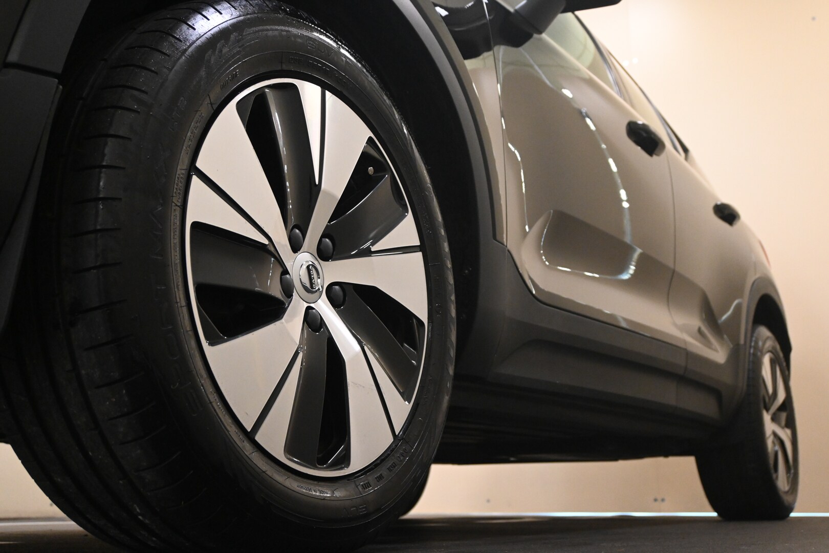 VOLVO XC40 (2017–>) XC40 T2 Momentum