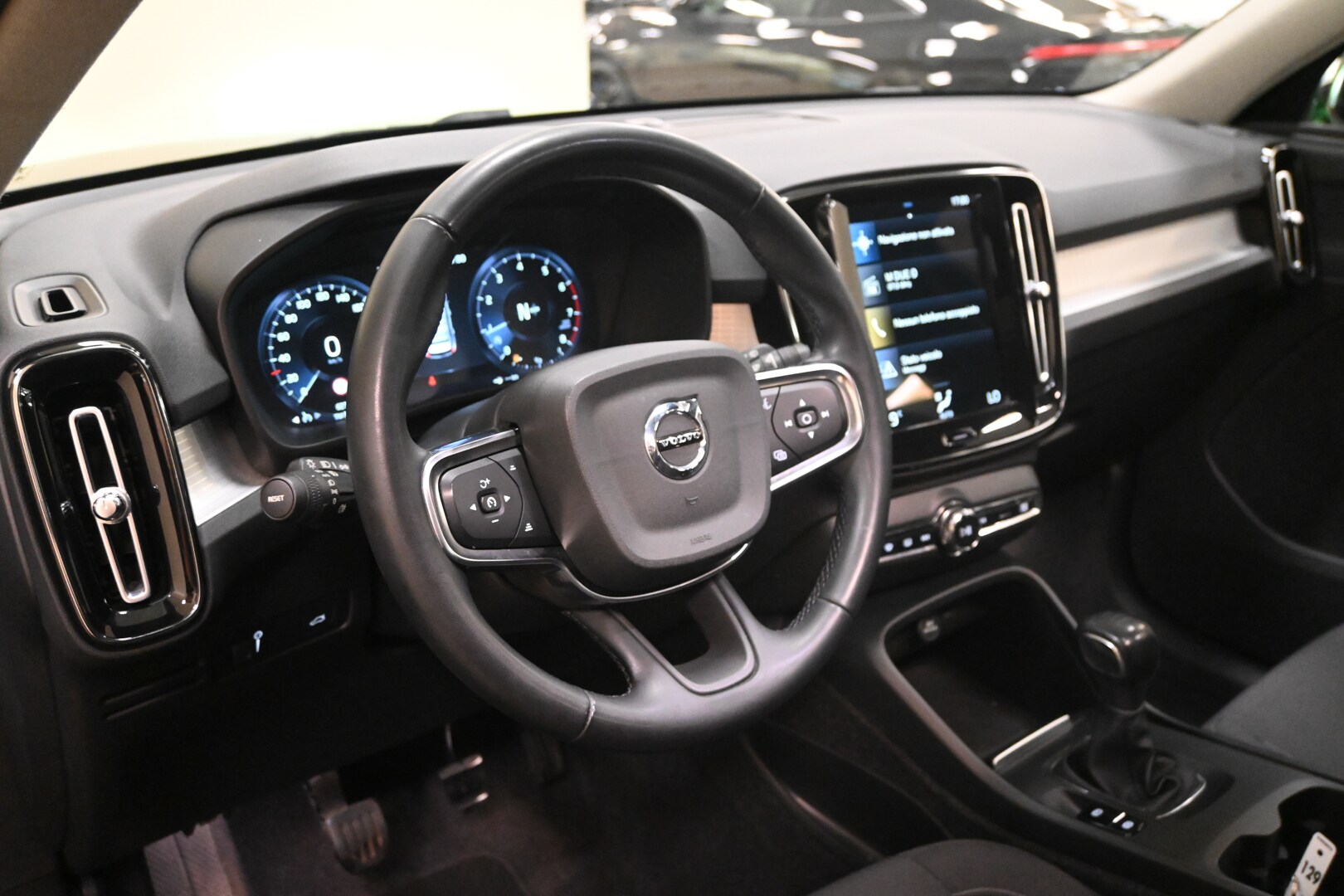 VOLVO XC40 (2017–>) XC40 T2 Momentum