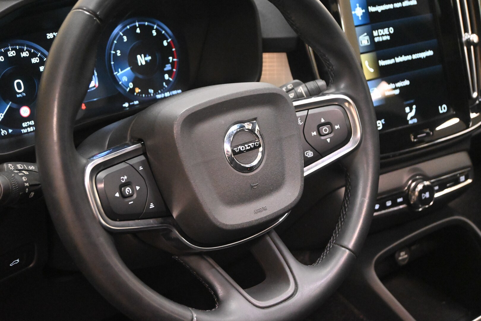 VOLVO XC40 (2017–>) XC40 T2 Momentum