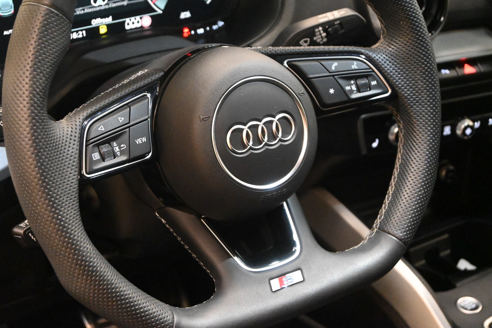 AUDI Q2 Q2 30 TDI S line Edition