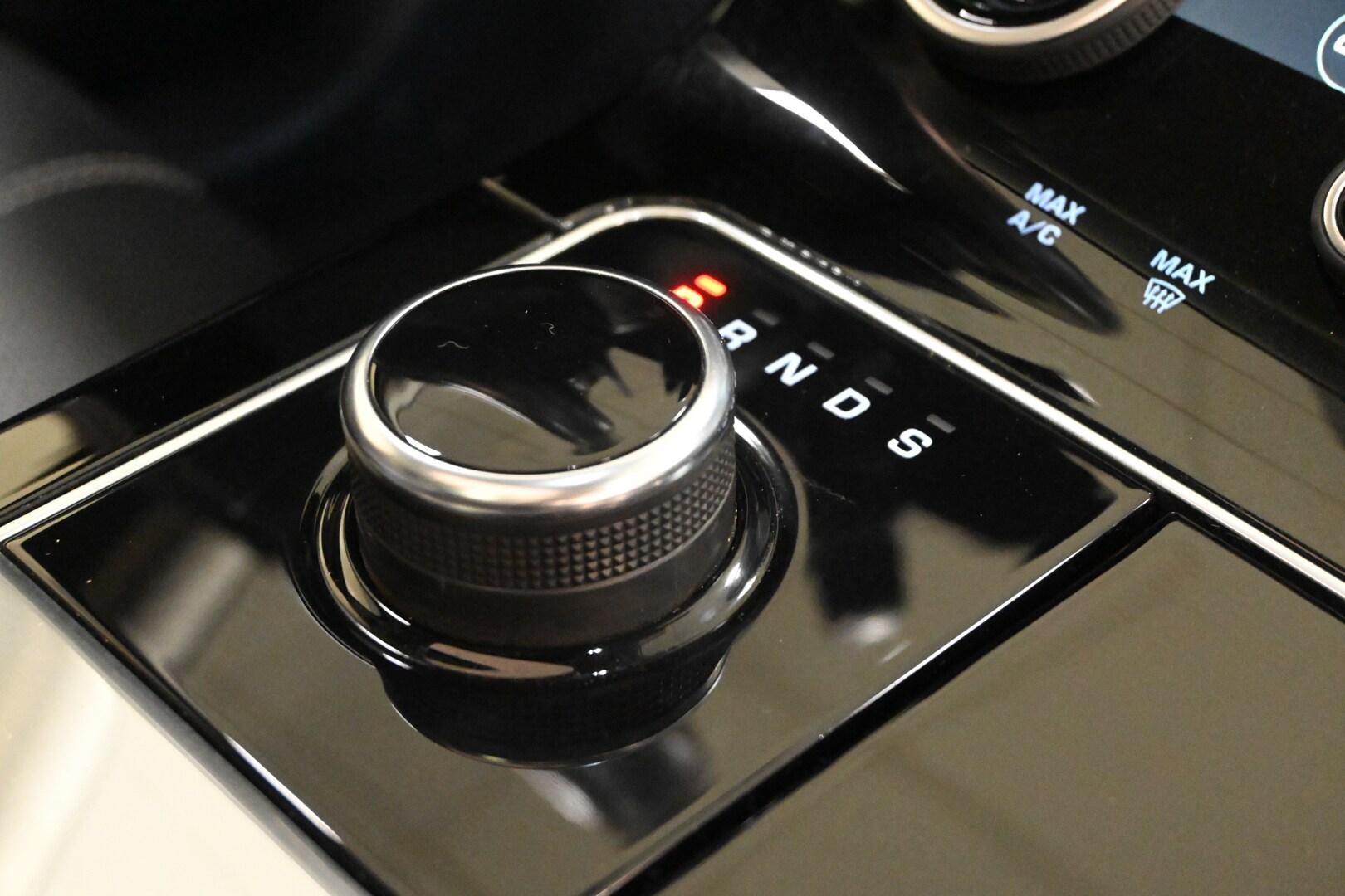 LAND ROVER Range Rover Velar Range Rover Velar …