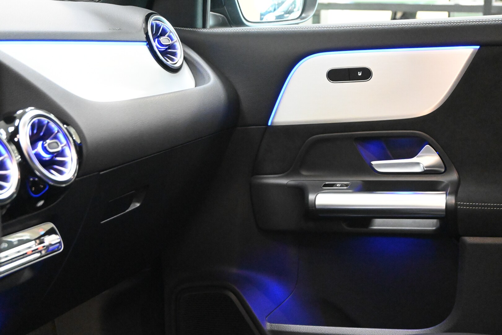 MERCEDES GLA (H247) GLA 200 d Automati…