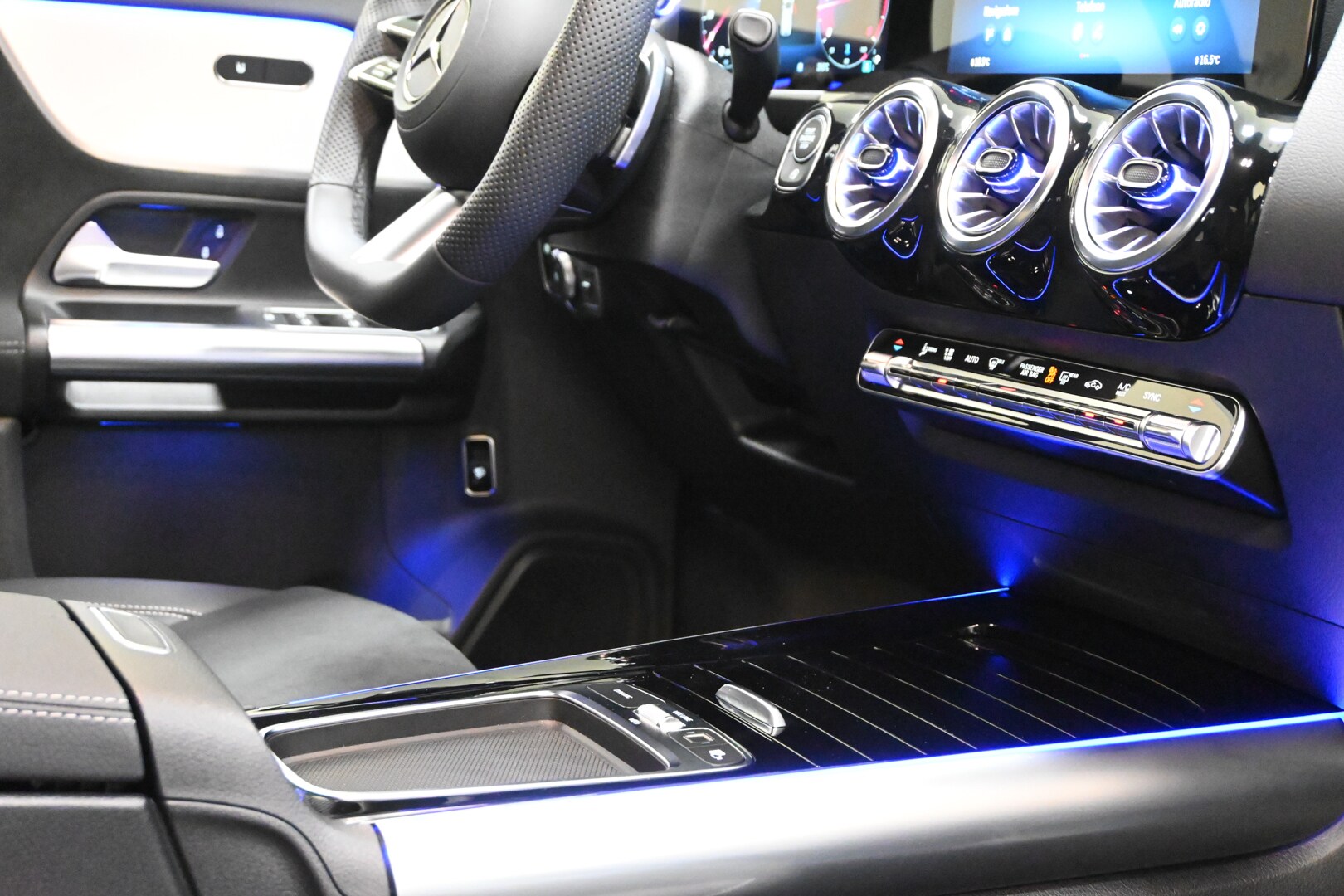 MERCEDES GLA (H247) GLA 200 d Automati…