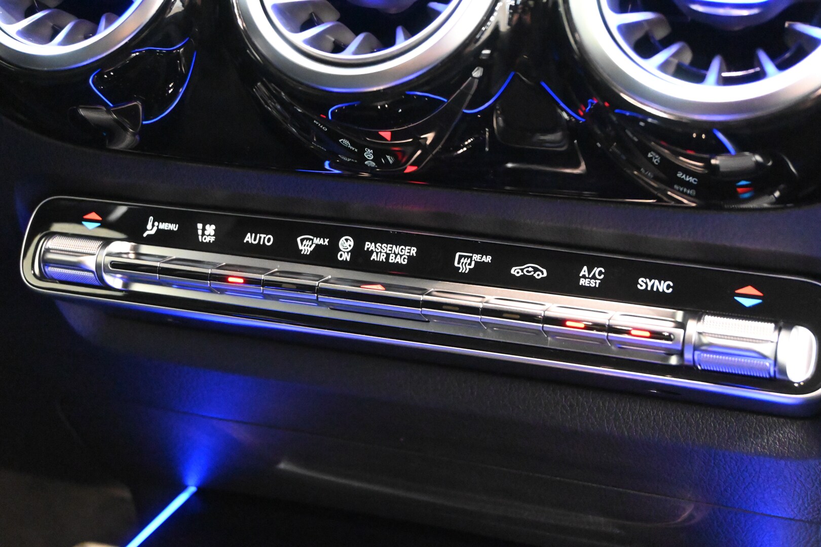 MERCEDES GLA (H247) GLA 200 d Automati…