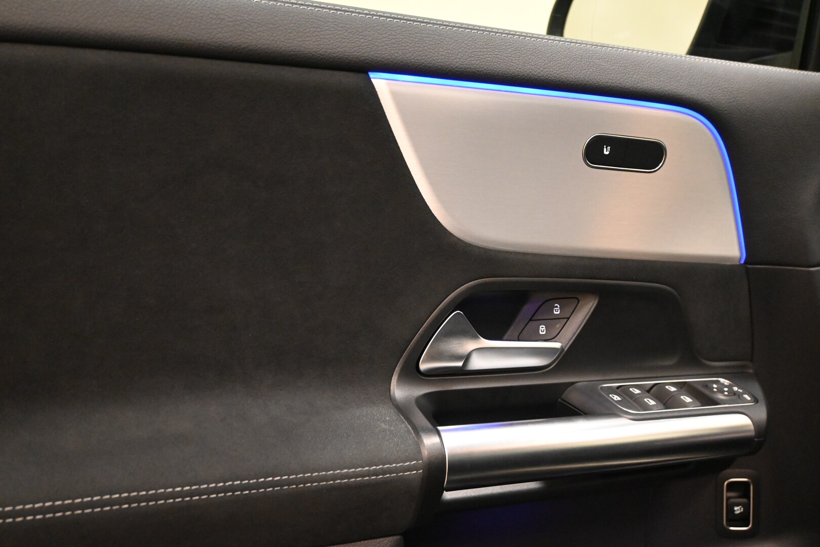 MERCEDES GLA (H247) GLA 200 d Automati…