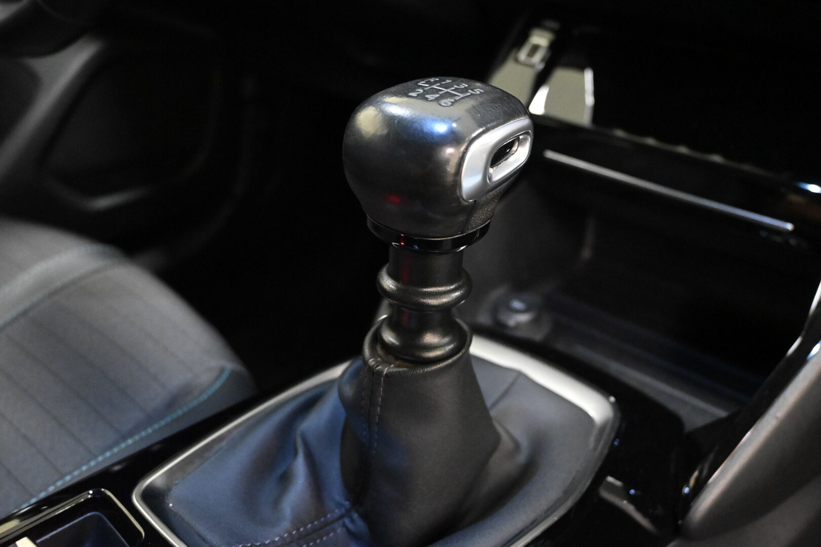 PEUGEOT 2008 2ª serie 2008 PureTech 130 S&S Al…